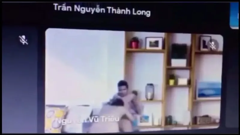 Học online quên không tắt camera lộ cảnh eny đang mút mút