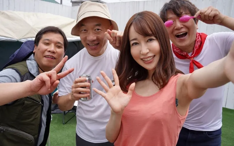 Người chồng để người vợ cắm trại 3 ngày 2 đêm với hiệp hội khu phố mà không biết…