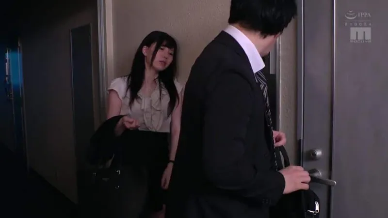 Cô vợ cạnh bên nhà nhận nhầm tôi là chồng trong một hôm say xỉn