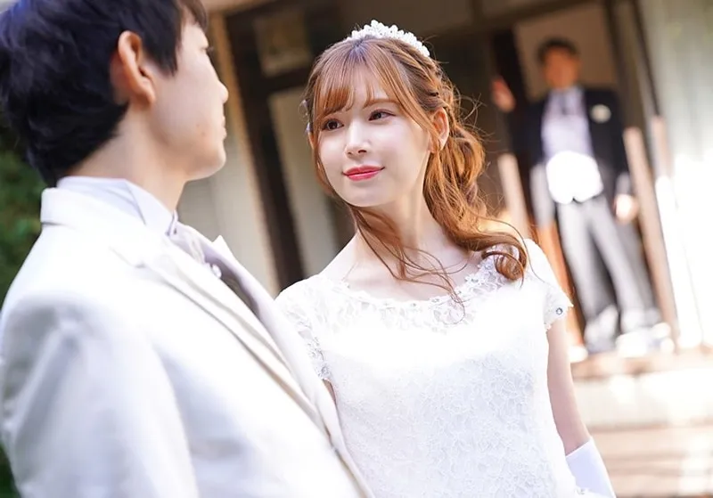 Bố gã chồng nện người tình của con trai ngay sau lễ cưới của con trai