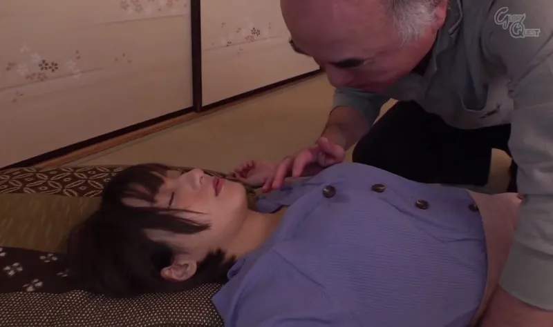 Bố ông chồng vô tình làm người tình của con trai ngất xỉu rồi sau đó …